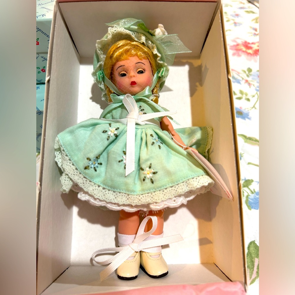 Madame Alexander Doll “Mint tea Wendy”